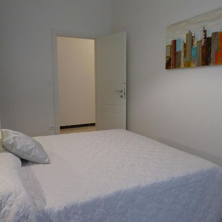 Isola Di Man Apartment อิมเปรีอา ภายนอก รูปภาพ