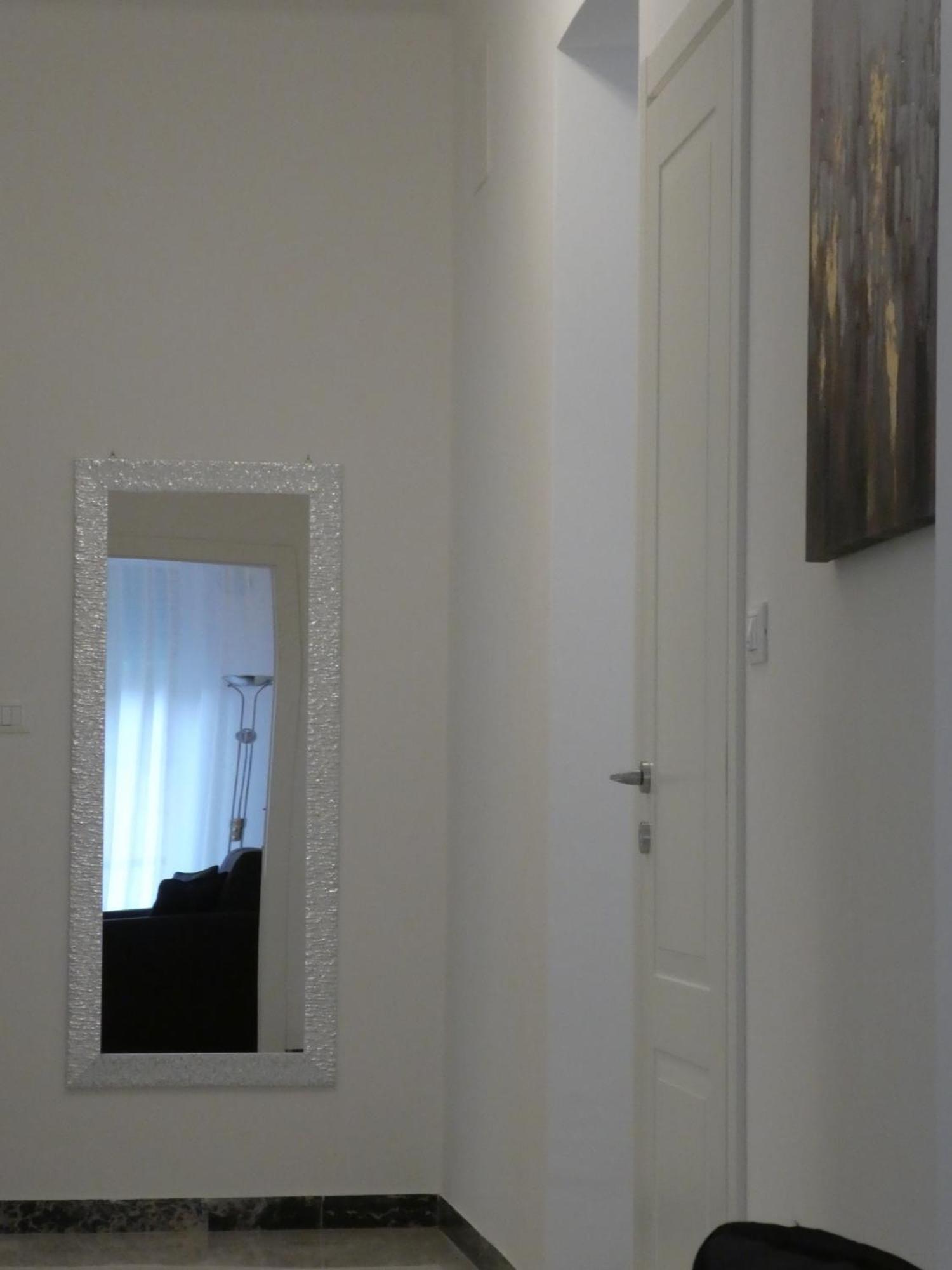 Isola Di Man Apartment อิมเปรีอา ภายนอก รูปภาพ