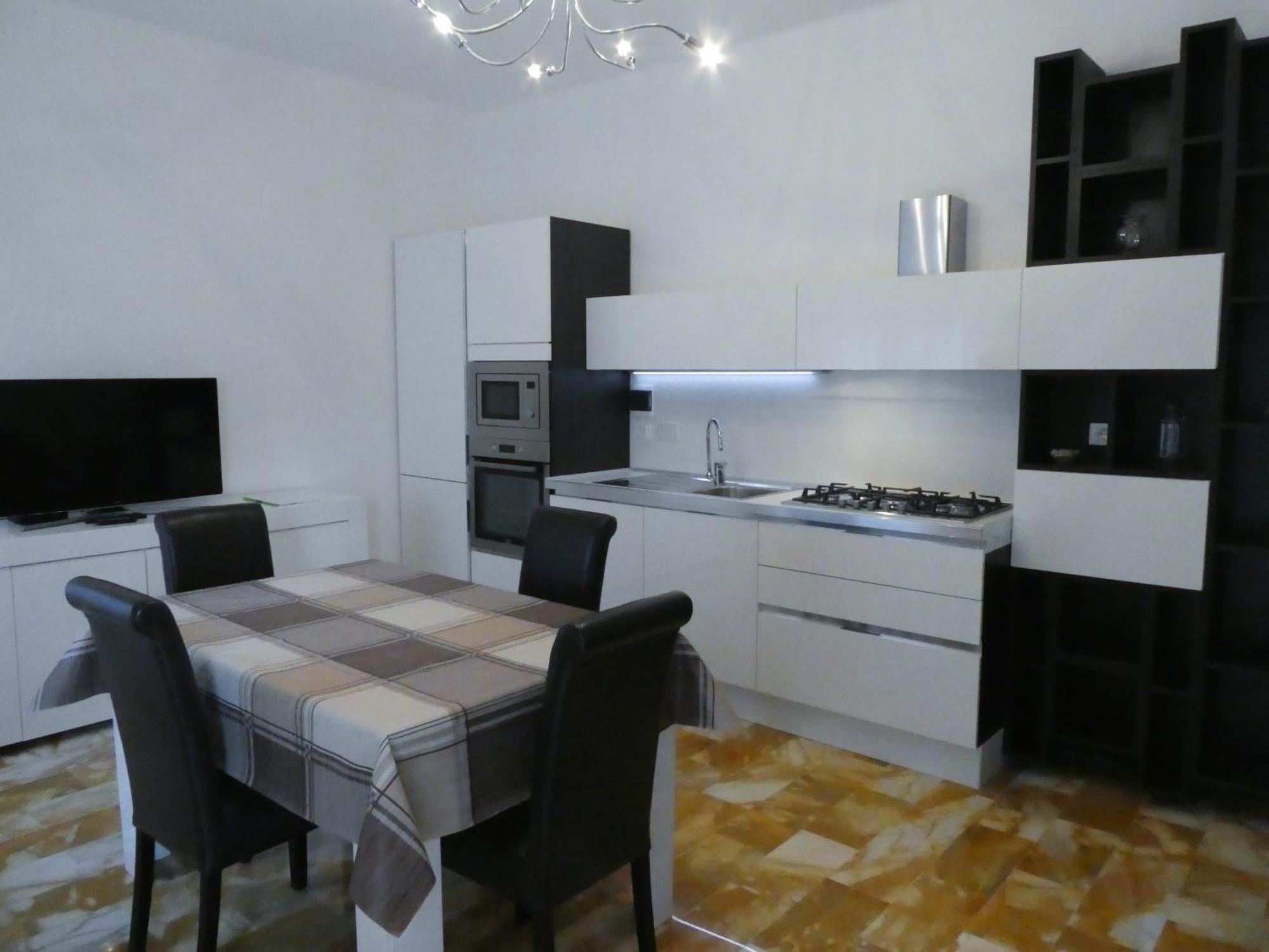 Isola Di Man Apartment อิมเปรีอา ภายนอก รูปภาพ