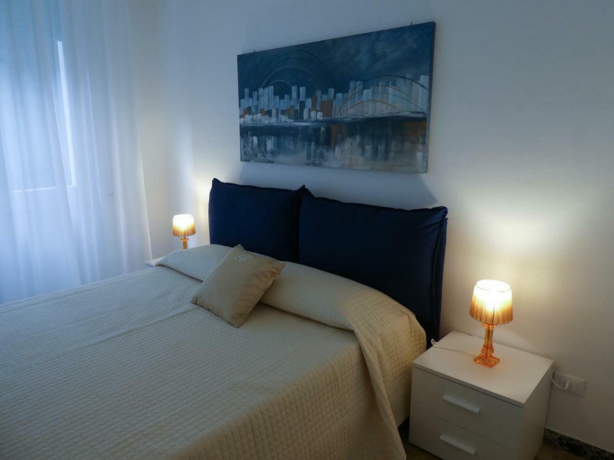 Isola Di Man Apartment อิมเปรีอา ภายนอก รูปภาพ