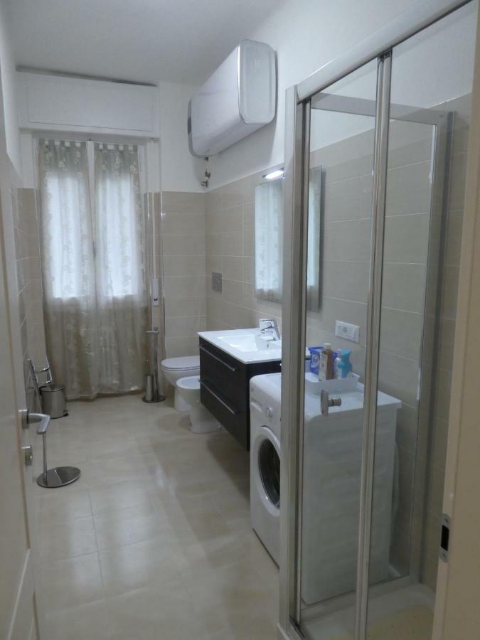 Isola Di Man Apartment อิมเปรีอา ภายนอก รูปภาพ