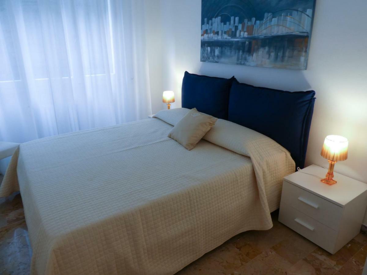 Isola Di Man Apartment อิมเปรีอา ภายนอก รูปภาพ
