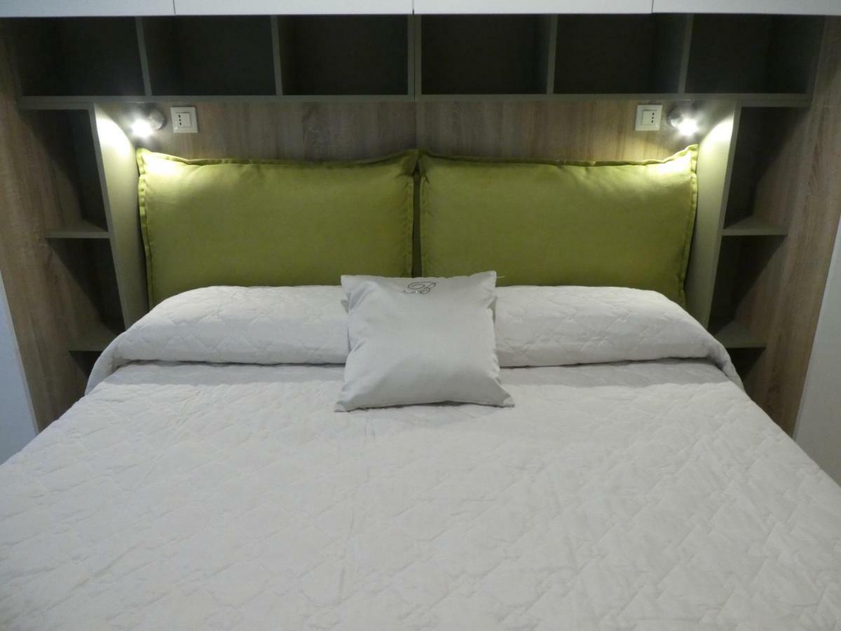 Isola Di Man Apartment อิมเปรีอา ภายนอก รูปภาพ