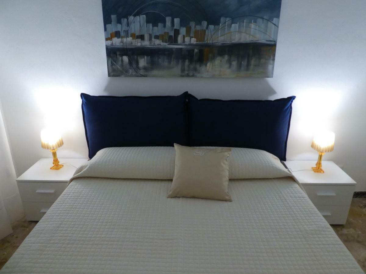 Isola Di Man Apartment อิมเปรีอา ภายนอก รูปภาพ