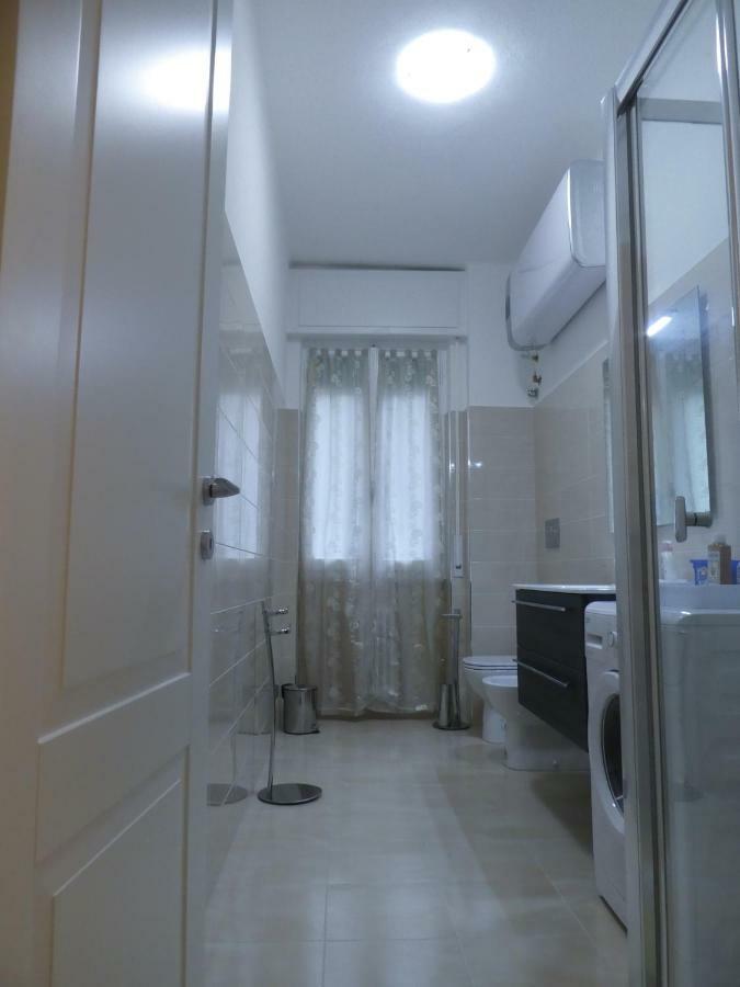 Isola Di Man Apartment อิมเปรีอา ภายนอก รูปภาพ