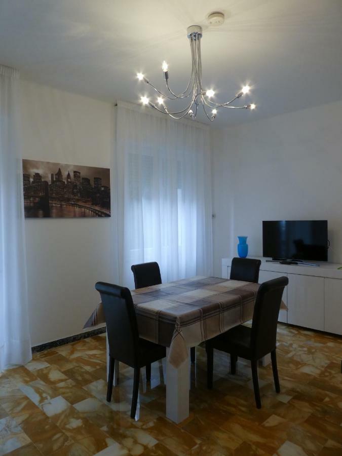 Isola Di Man Apartment อิมเปรีอา ภายนอก รูปภาพ